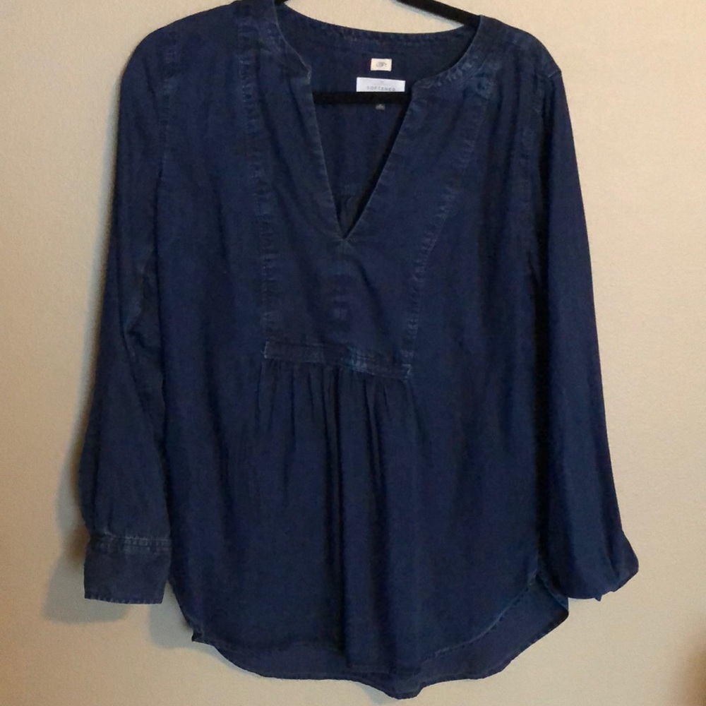 Perfect chambray top!